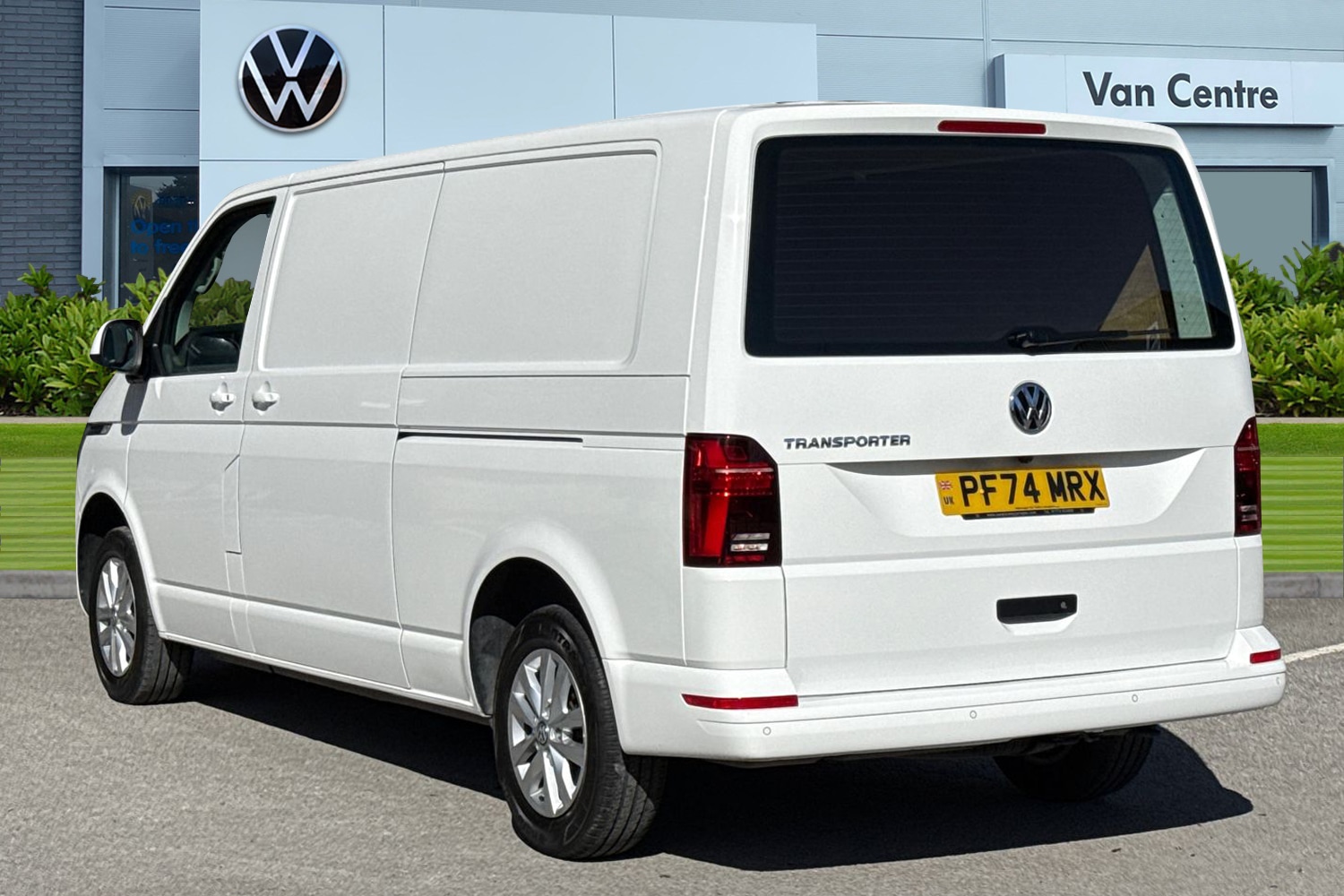 Used Volkswagen Transporter 2024 for sale - 77929059: Photo 2