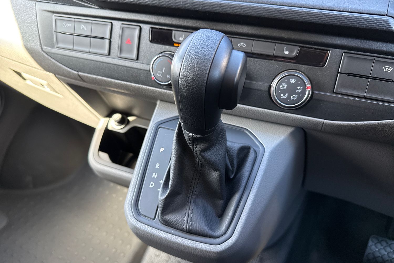 Used Volkswagen Transporter 2024 for sale - 77929059: Photo 22