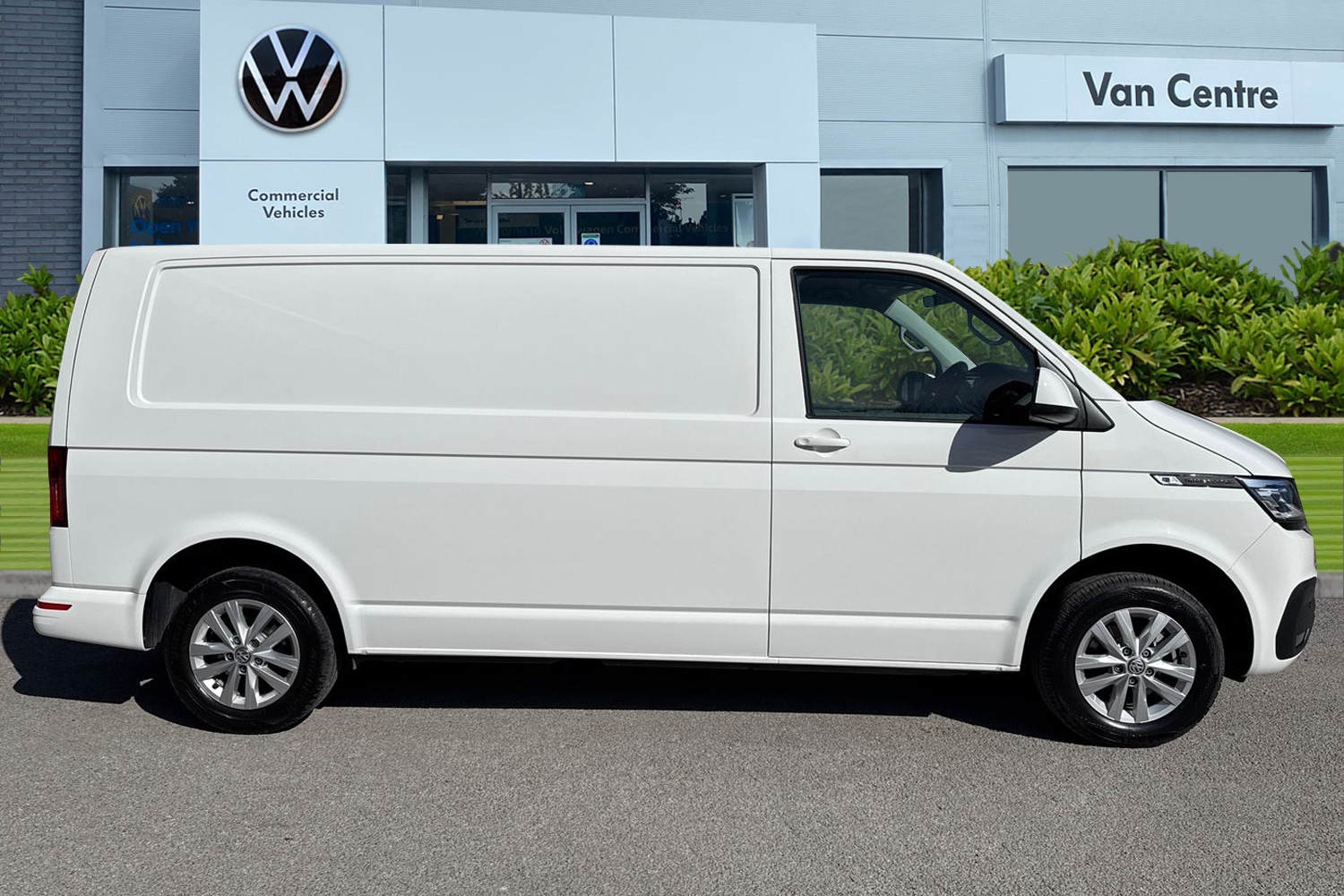 Used Volkswagen Transporter 2024 for sale - 77929059: Photo 3
