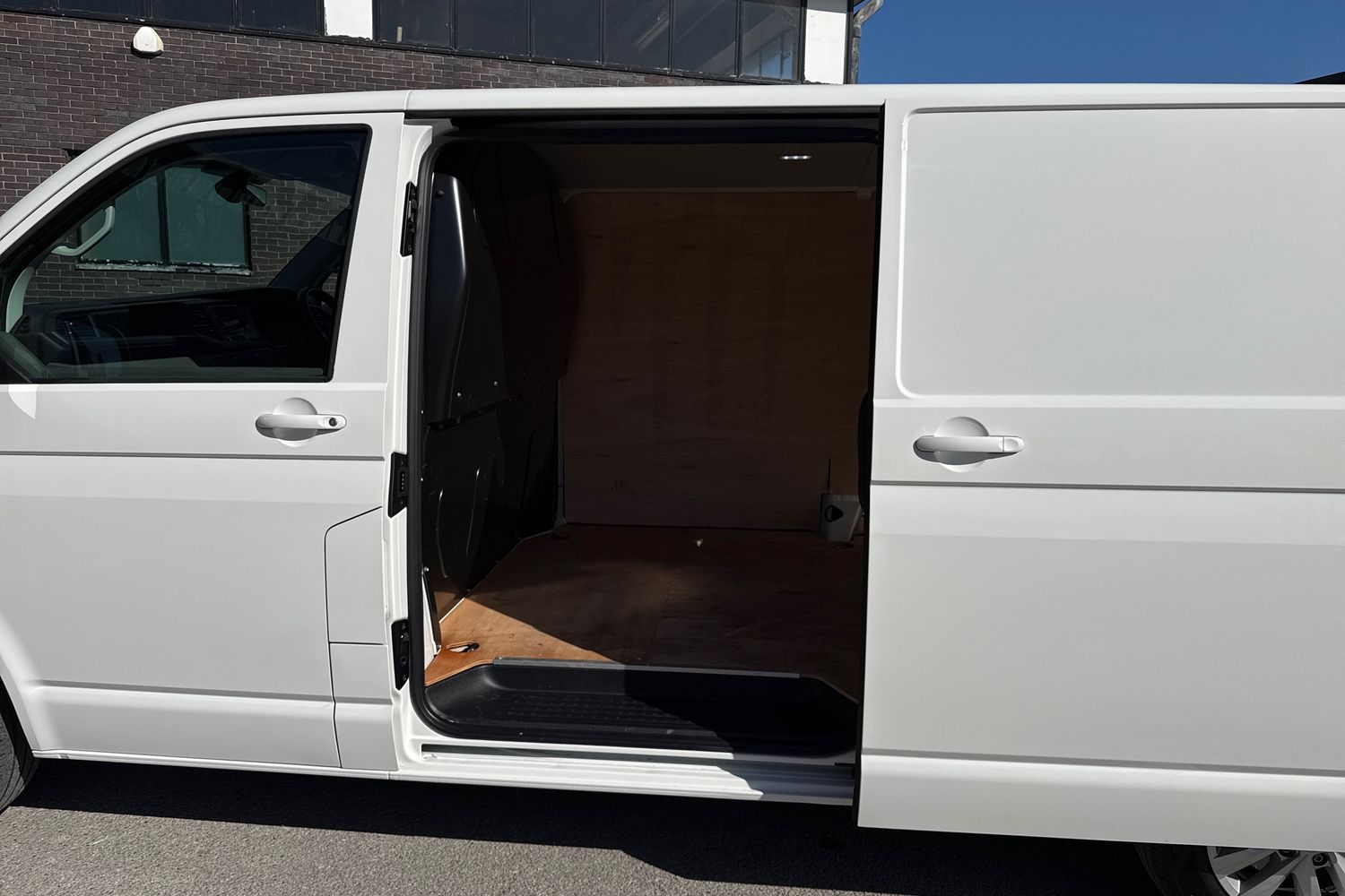 Used Volkswagen Transporter 2024 for sale - 77929059: Photo 35