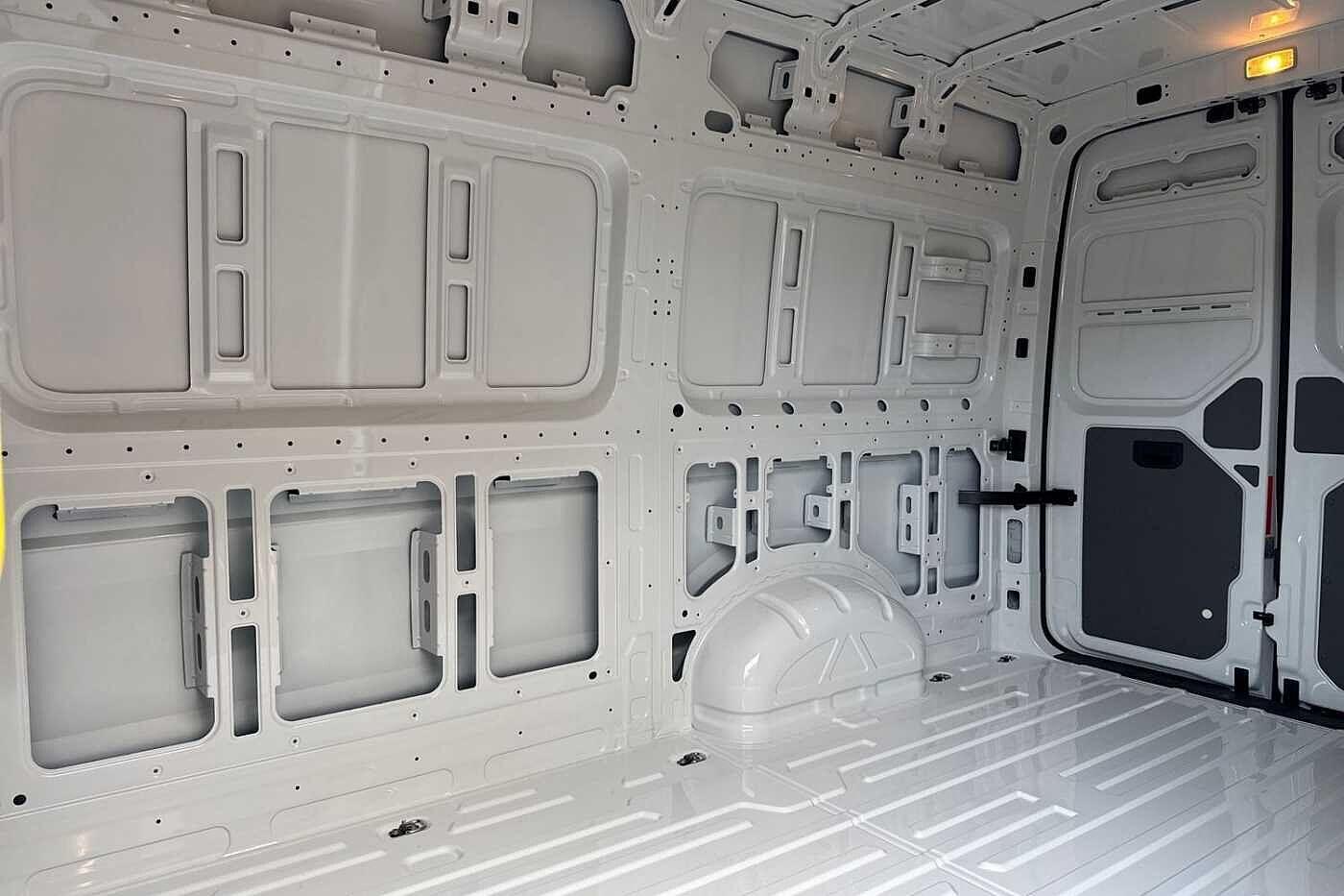 Used Volkswagen Crafter 2025 for sale - 76758375: Photo 13