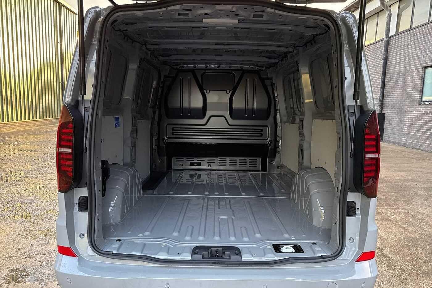 Used Volkswagen Transporter 2025 for sale - 76469289: Photo 9