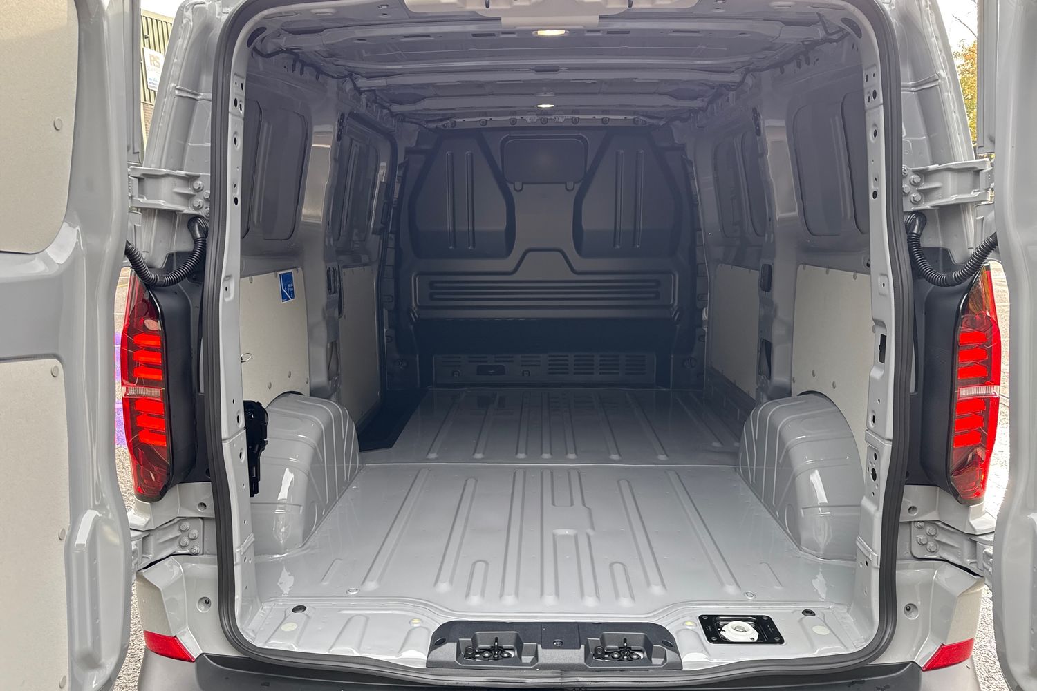 Used Volkswagen Transporter 2025 for sale - 76469305: Photo 6