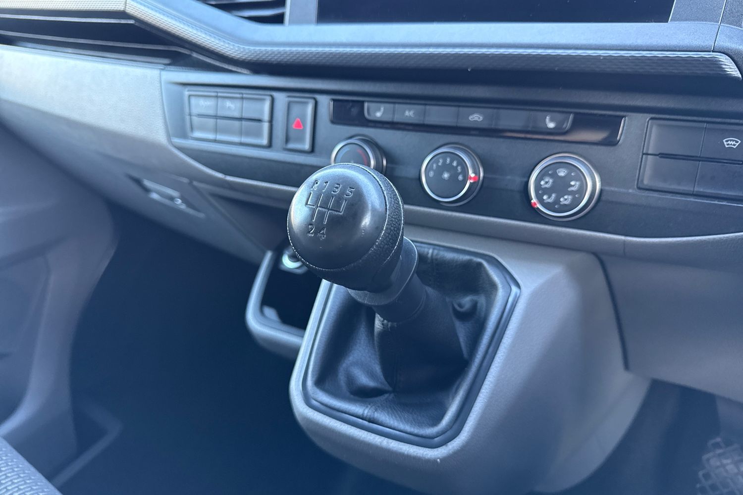 Used Volkswagen Transporter 2024 for sale - 77052196: Photo 23