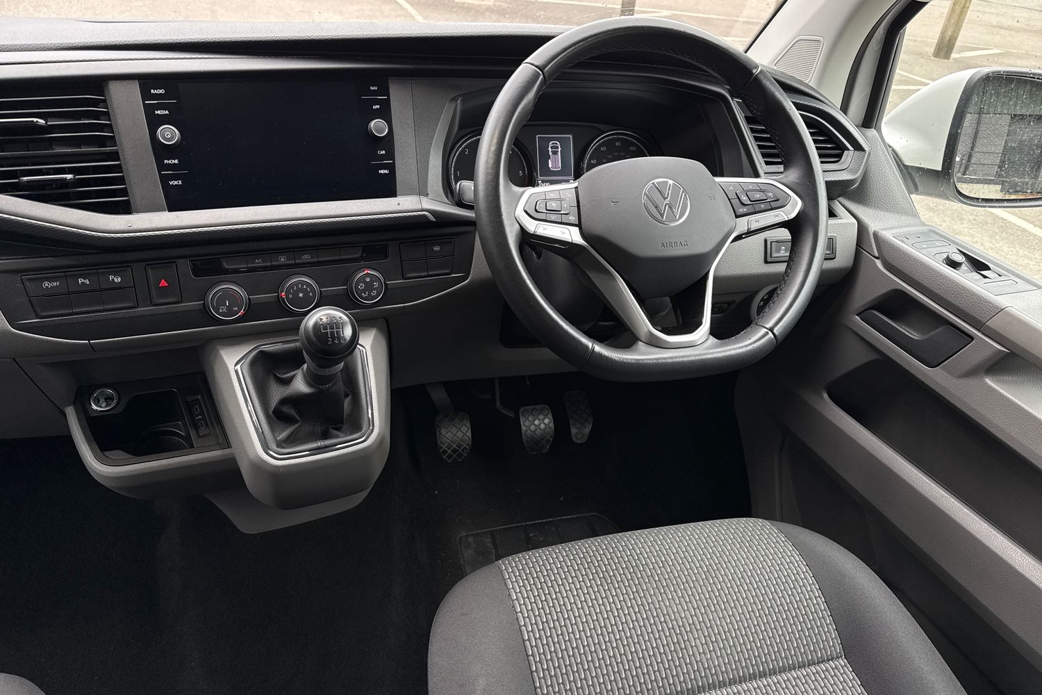 Used Volkswagen Transporter 2024 for sale - 77872688: Photo 18