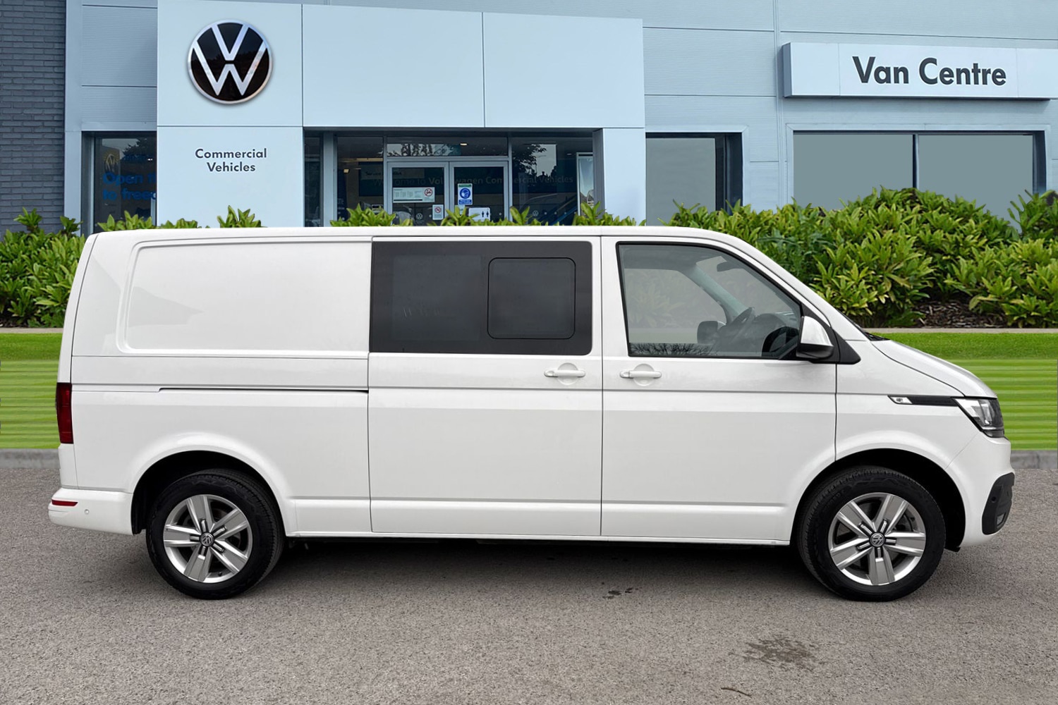 Used Volkswagen Transporter 2024 for sale - 77872688: Photo 3