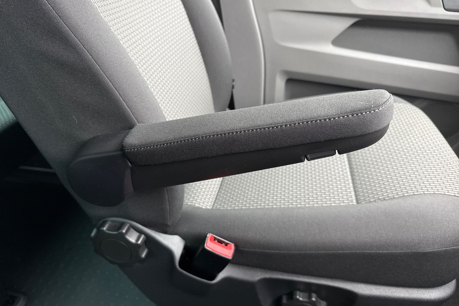 Used Volkswagen Transporter 2024 for sale - 77872688: Photo 47