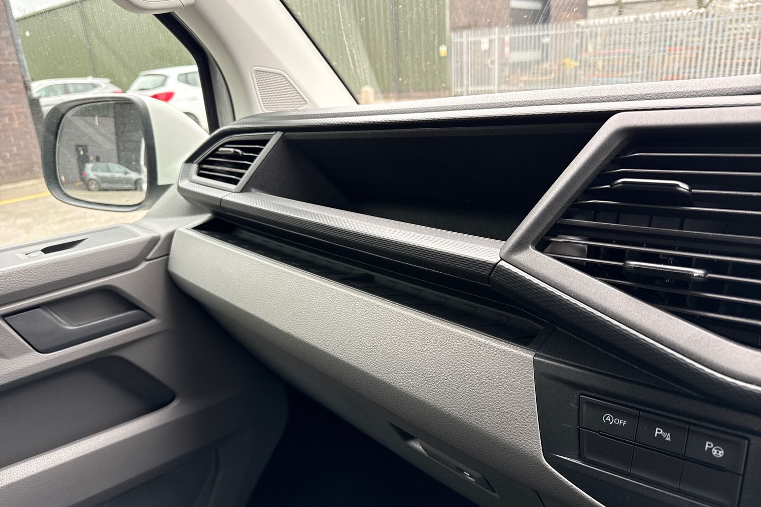 Used Volkswagen Transporter 2024 for sale - 77872688: Photo 48