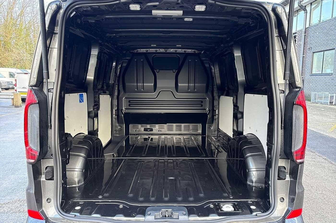 Used Volkswagen Transporter 2025 for sale - 77236047: Photo 9