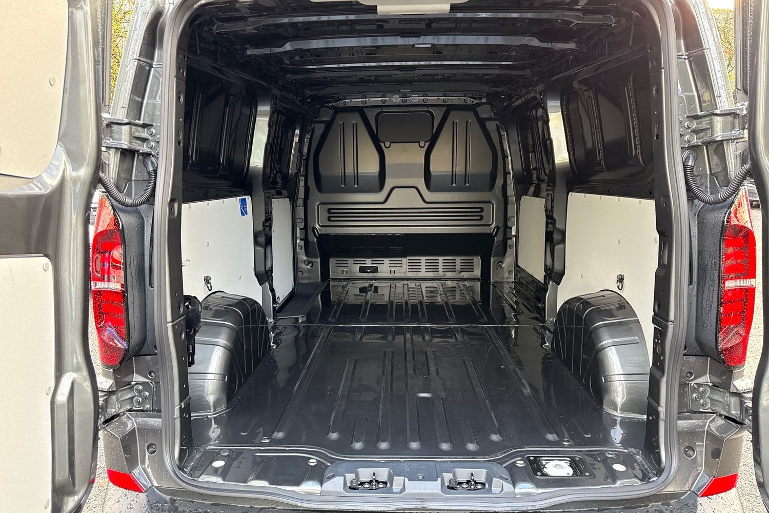 Used Volkswagen Transporter 2025 for sale - 76758383: Photo 6