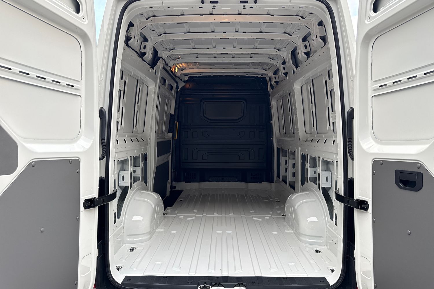 Used Volkswagen Crafter 2025 for sale - 76758365: Photo 6