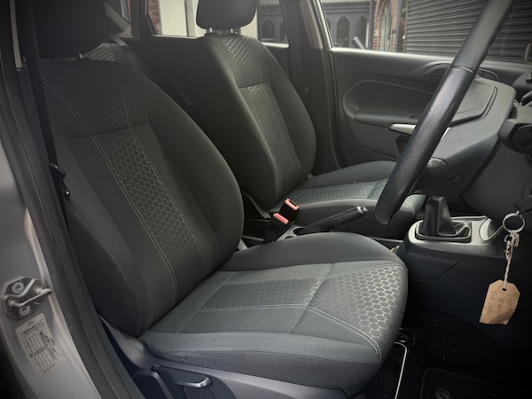 Used Ford Fiesta 2011 for sale - 76220330: Photo 11