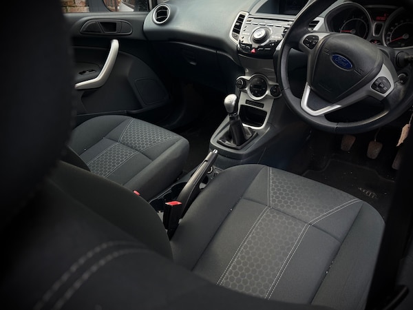 Used Ford Fiesta 2011 for sale - 76220330: Photo 12