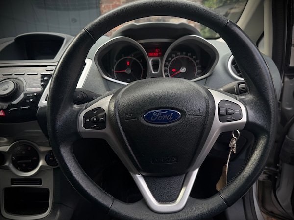 Used Ford Fiesta 2011 for sale - 76220330: Photo 13