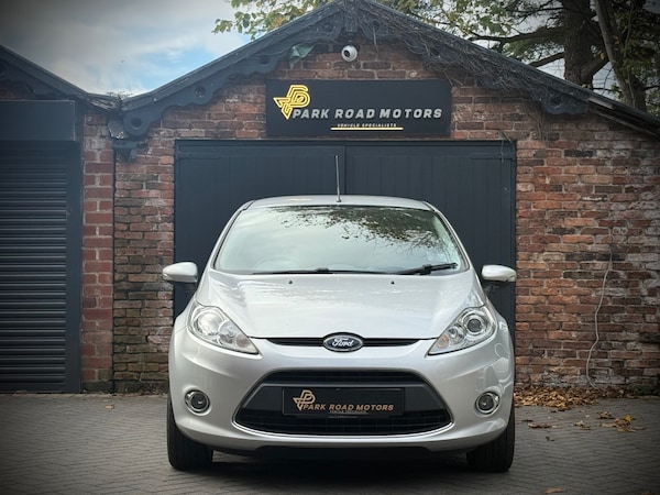 Used Ford Fiesta 2011 for sale - 76220330: Photo 2