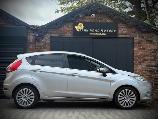 Used Ford Fiesta 2011 for sale - 76220330: Photo 6