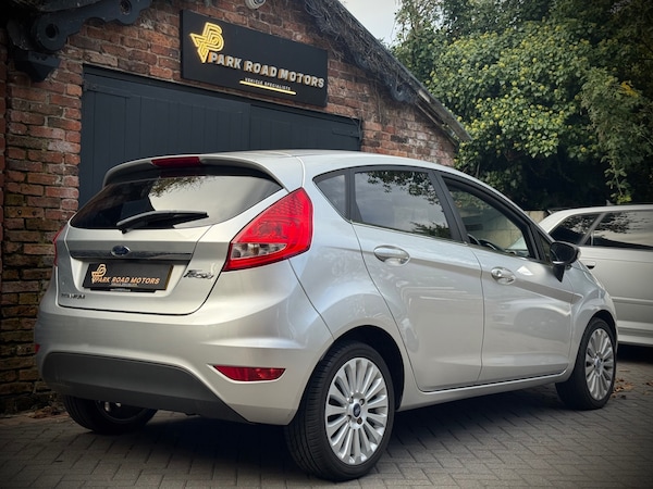 Used Ford Fiesta 2011 for sale - 76220330: Photo 7
