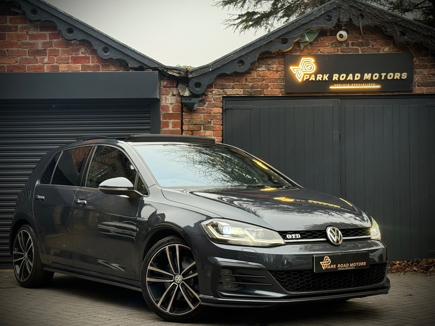 Used Volkswagen Golf 2017 for sale - 76506252: Photo 3