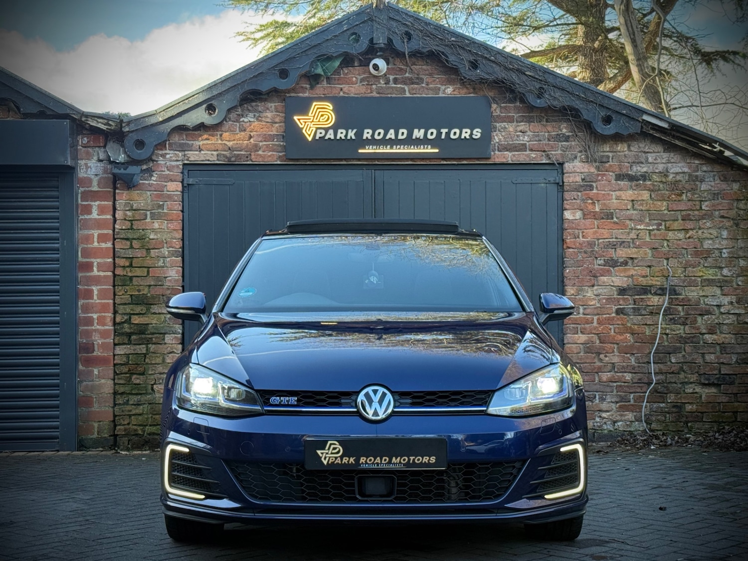 Used Volkswagen Golf 2017 for sale - 77125368: Photo 2