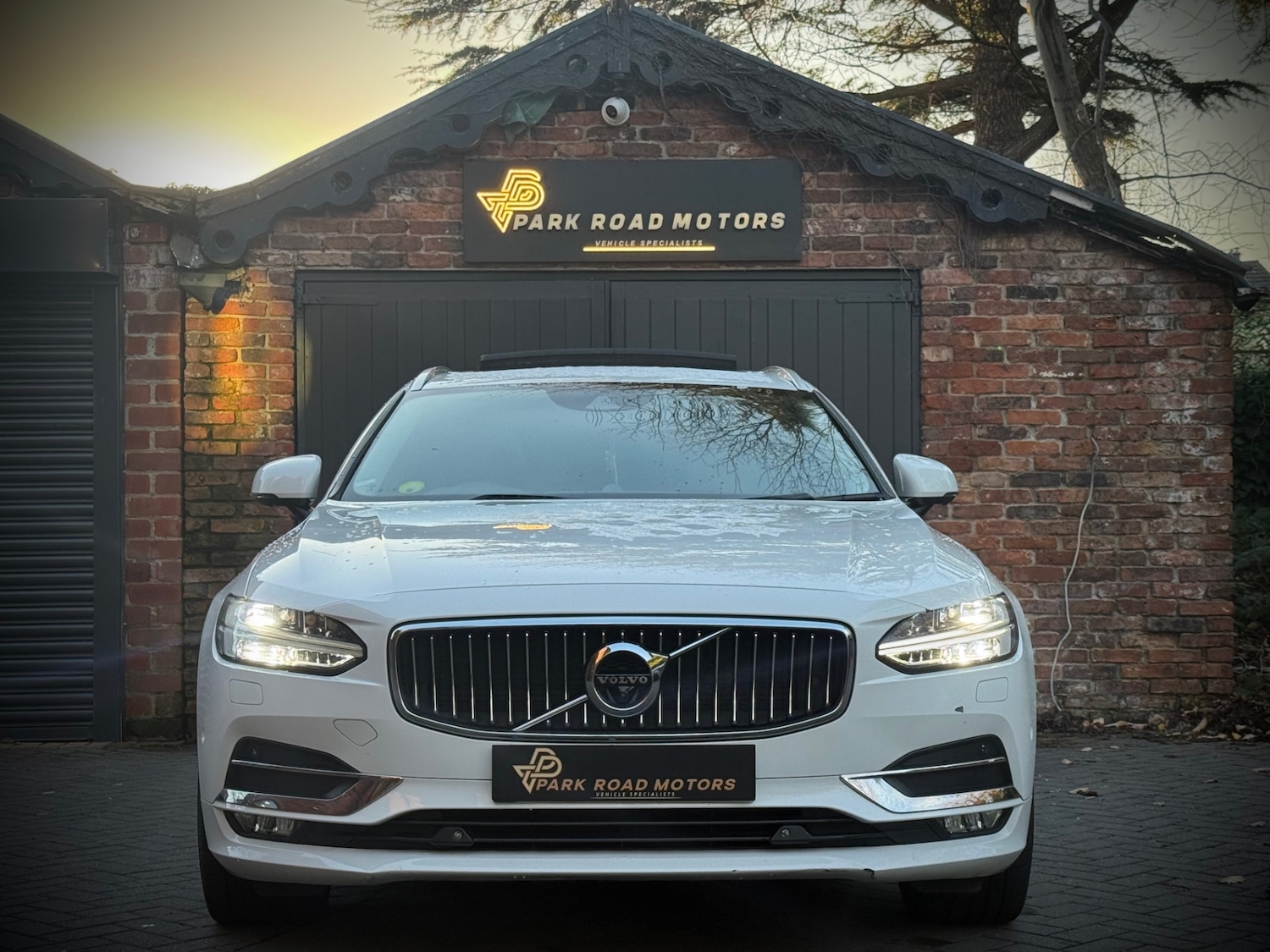 Used Volvo V90 2017 for sale - 76626755: Photo 2