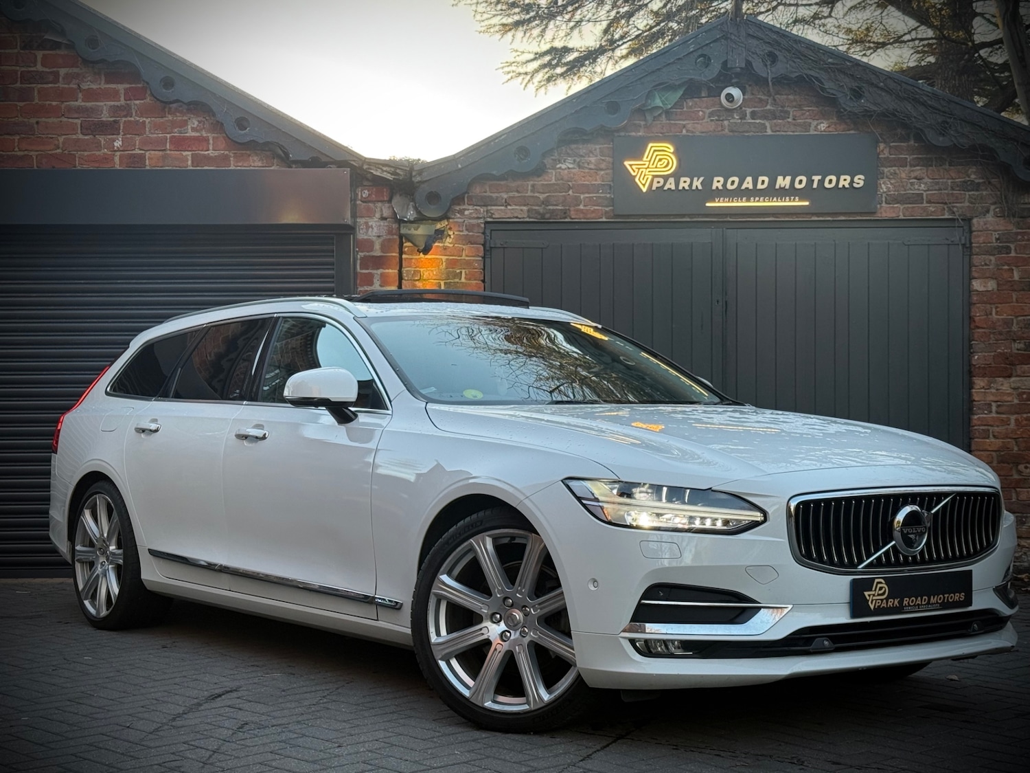 Used Volvo V90 2017 for sale - 76626755: Photo 3