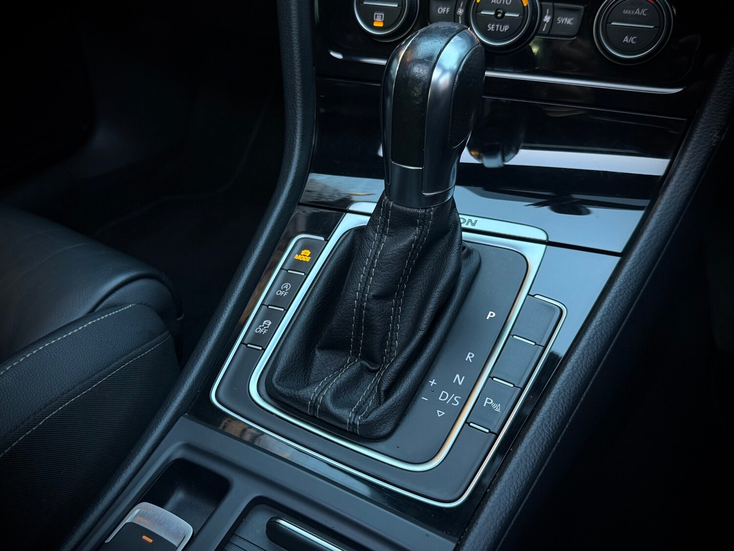 Used Volkswagen Golf 2014 for sale - 77001602: Photo 17