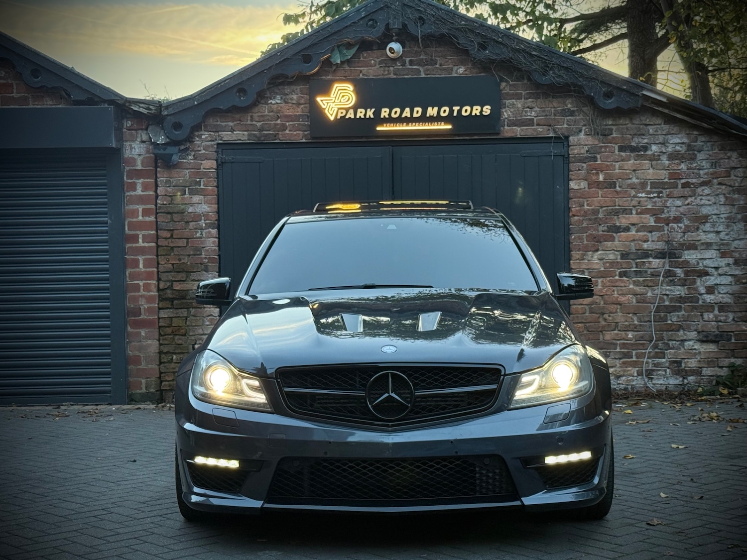 Used Mercedes-Benz C-Class 2013 for sale - 76119482: Photo 2