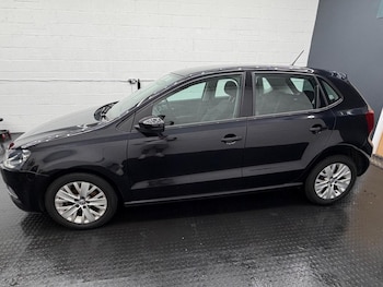 Used Volkswagen Polo 2015 for sale - 78733142: Photo