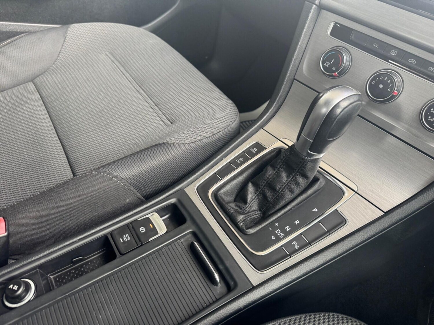 Used Volkswagen Golf 2014 for sale - 77932704: Photo 21