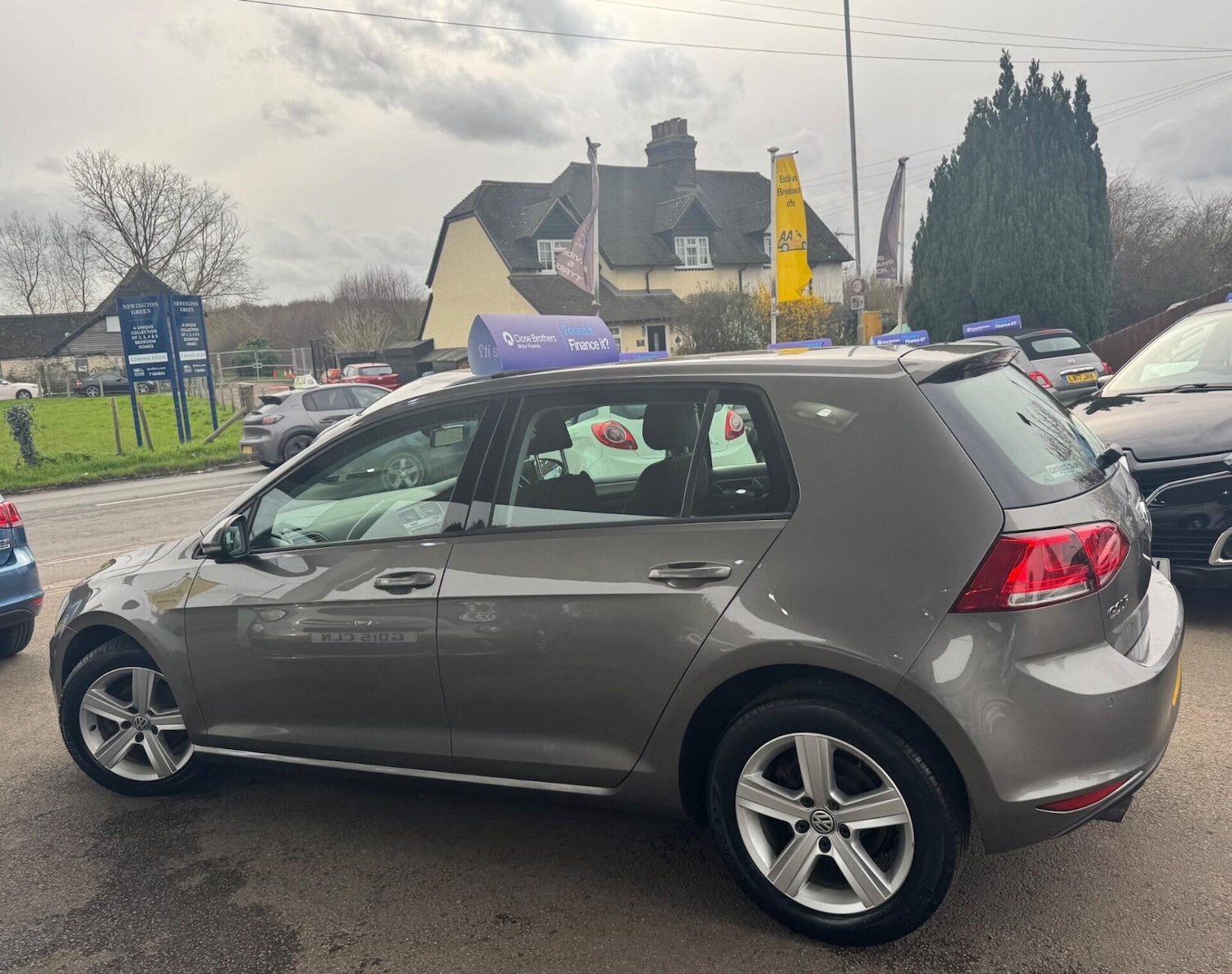 Used Volkswagen Golf 2014 for sale - 77932704: Photo 4