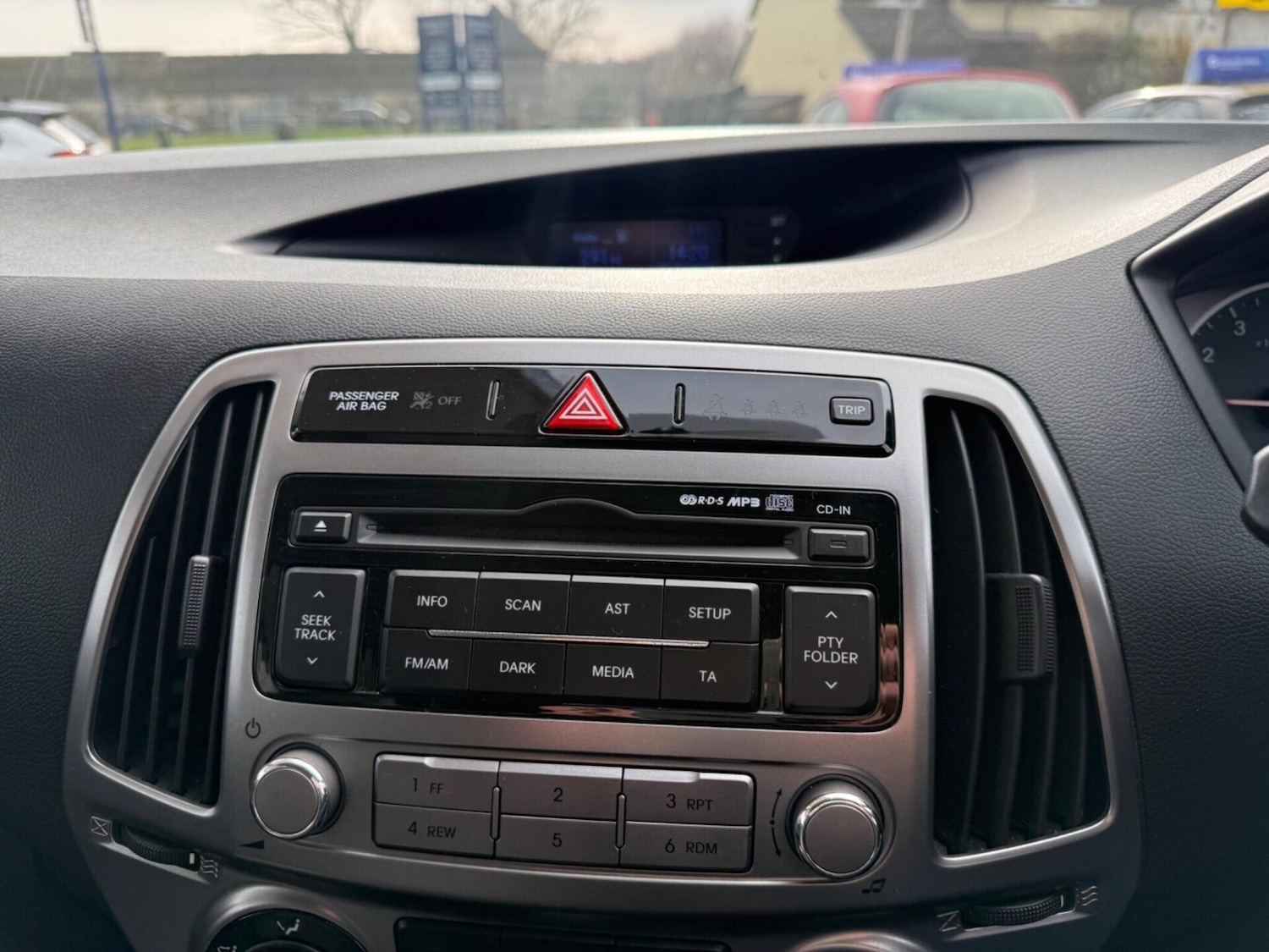 Used Hyundai i20 2013 for sale - 77932744: Photo 15