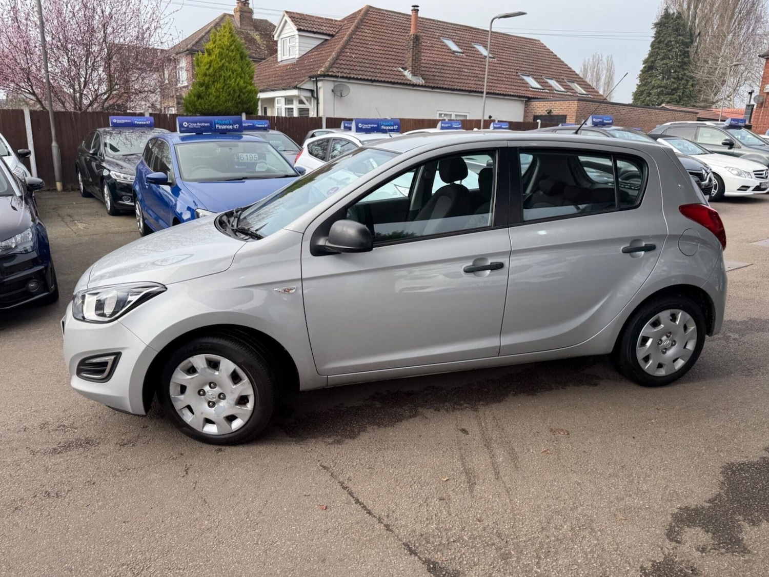 Used Hyundai i20 2013 for sale - 77932744: Photo 2