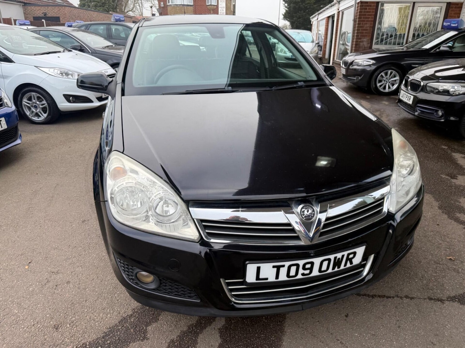 Used Vauxhall Astra 2009 for sale - 77932740: Photo 2