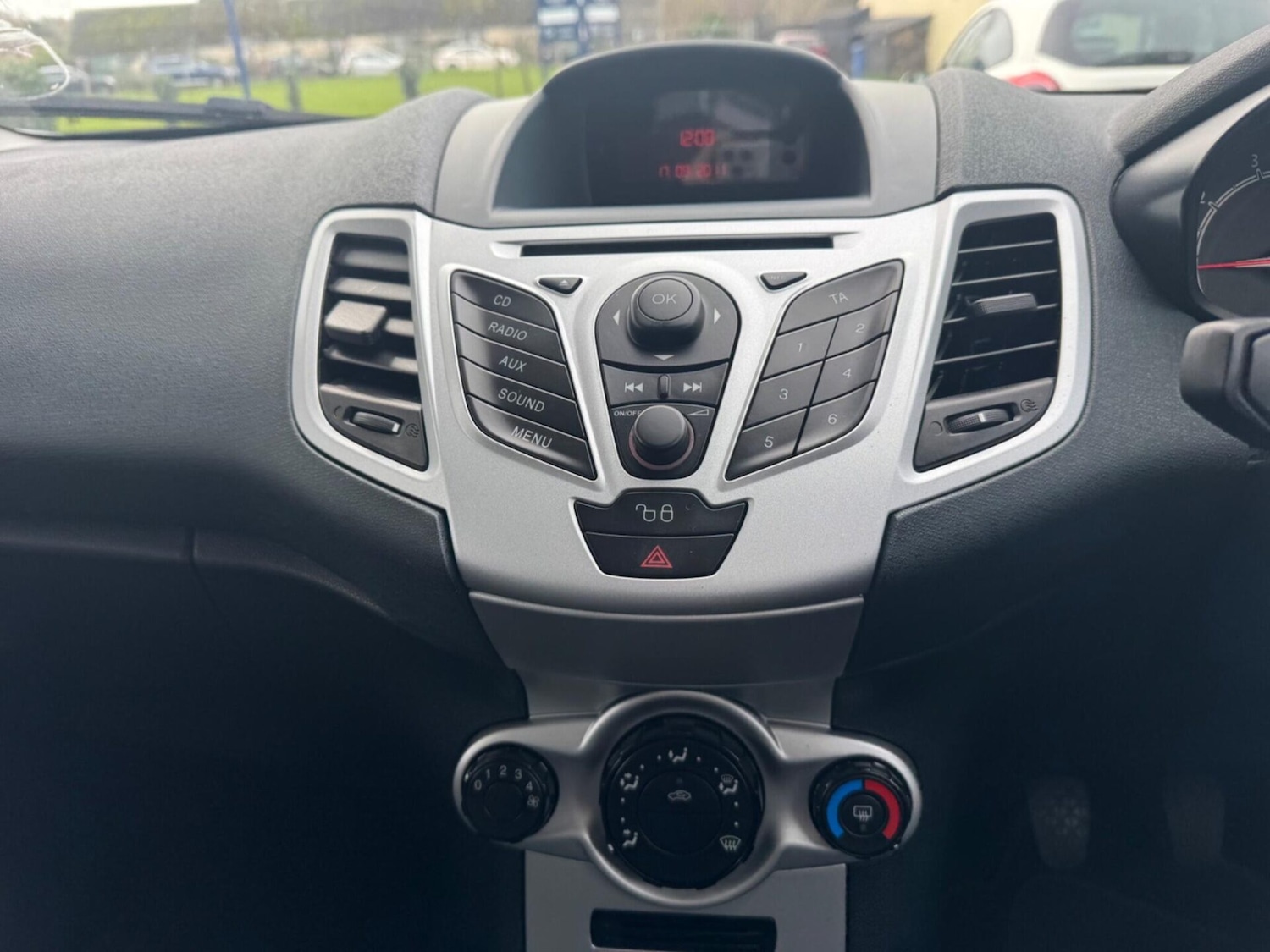 Used Ford Fiesta 2011 for sale - 77932778: Photo 11