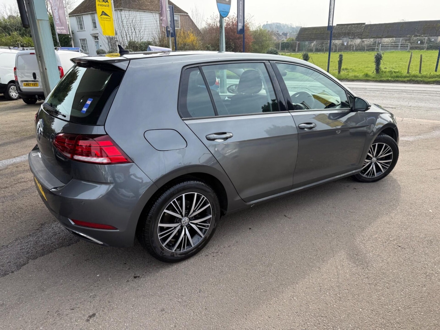 Used Volkswagen Golf 2017 for sale - 77985029: Photo 7