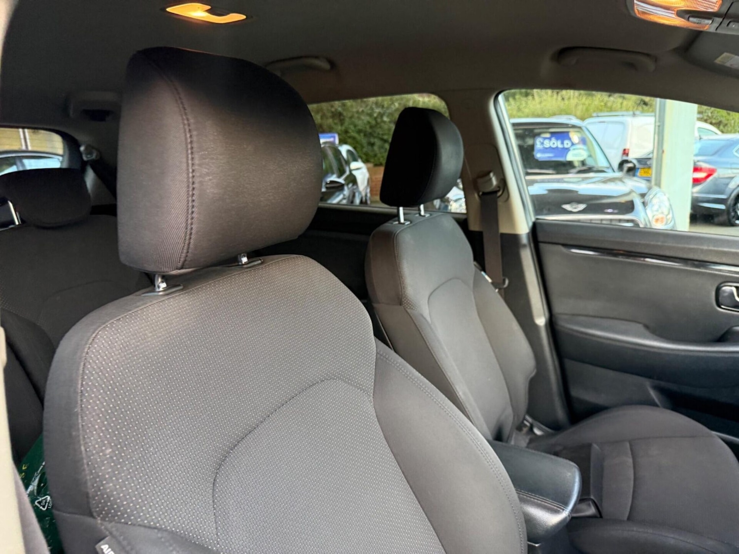 Used Kia Carens 2015 for sale - 78038750: Photo 11