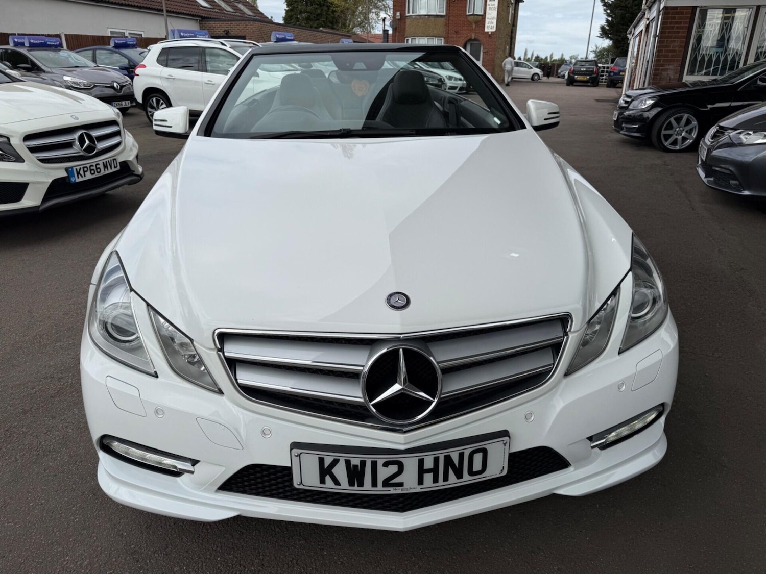 Used Mercedes-Benz E Class 2012 for sale - 78211841: Photo 2