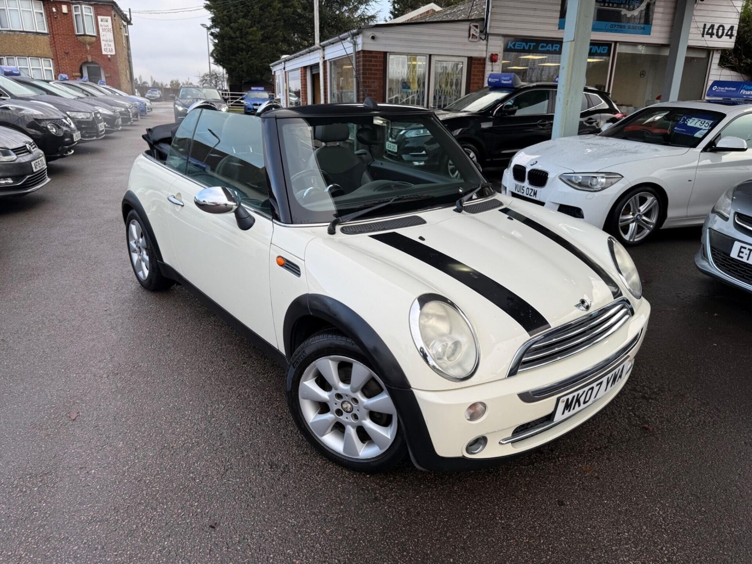 Used MINI Convertible 2007 for sale - 77932786: Photo 2
