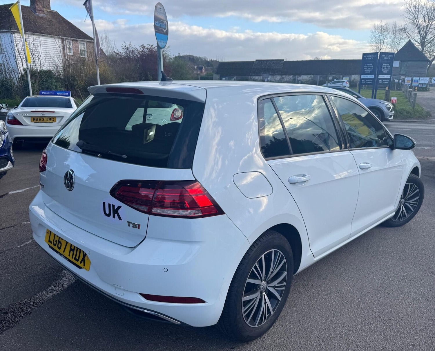 Used Volkswagen Golf 2017 for sale - 78070104: Photo 4