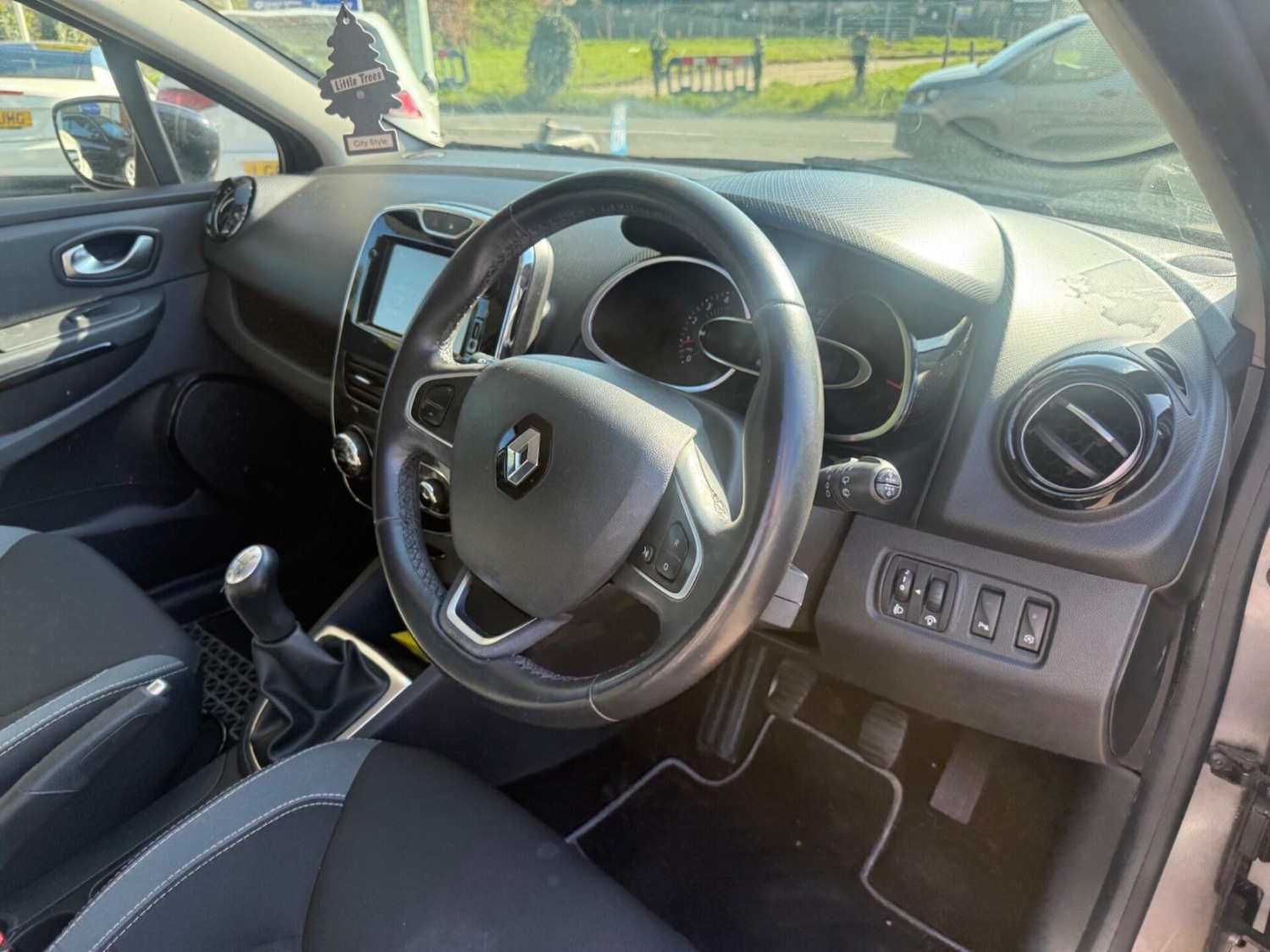 Used Renault Clio 2016 for sale - 78154800: Photo 16