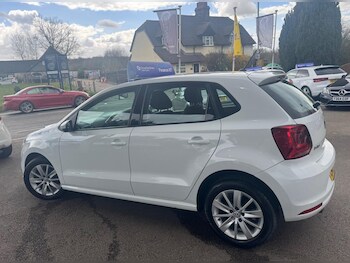 Used Volkswagen Polo 2015 for sale - 78154802: Photo