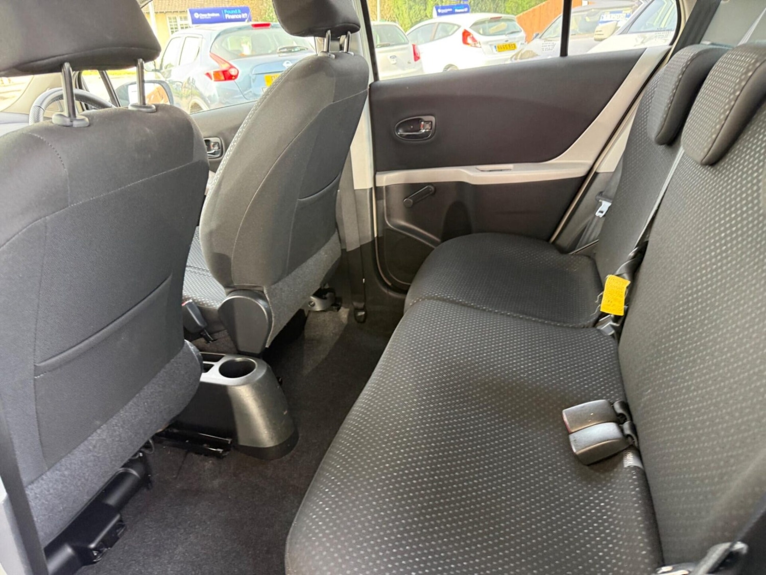 Used Toyota Yaris 2011 for sale - 78198318: Photo 21