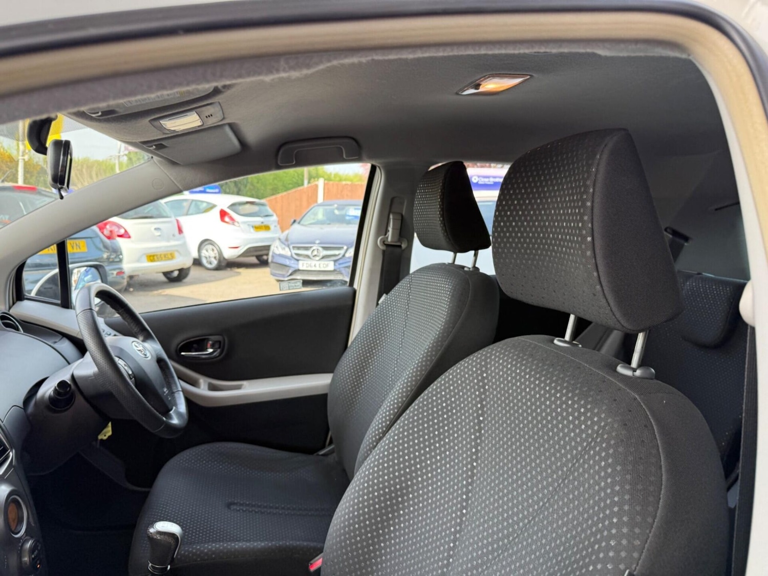 Used Toyota Yaris 2011 for sale - 78198318: Photo 35