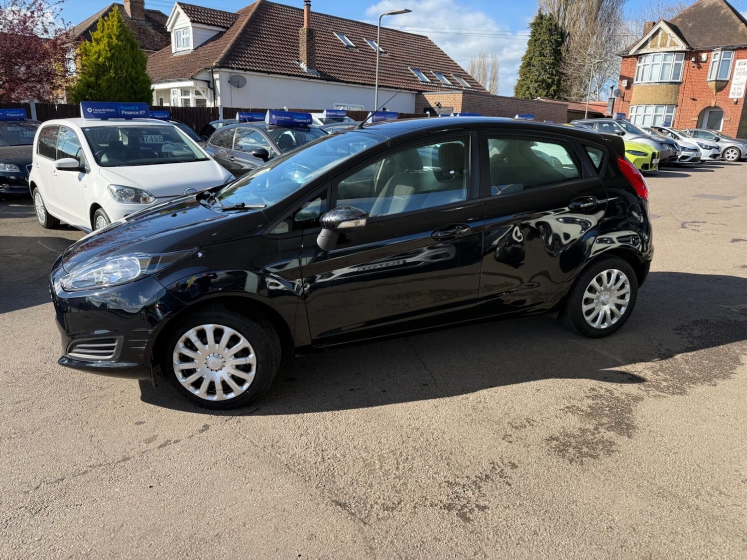 Used Ford Fiesta 2015 for sale - 78111894: Photo 2