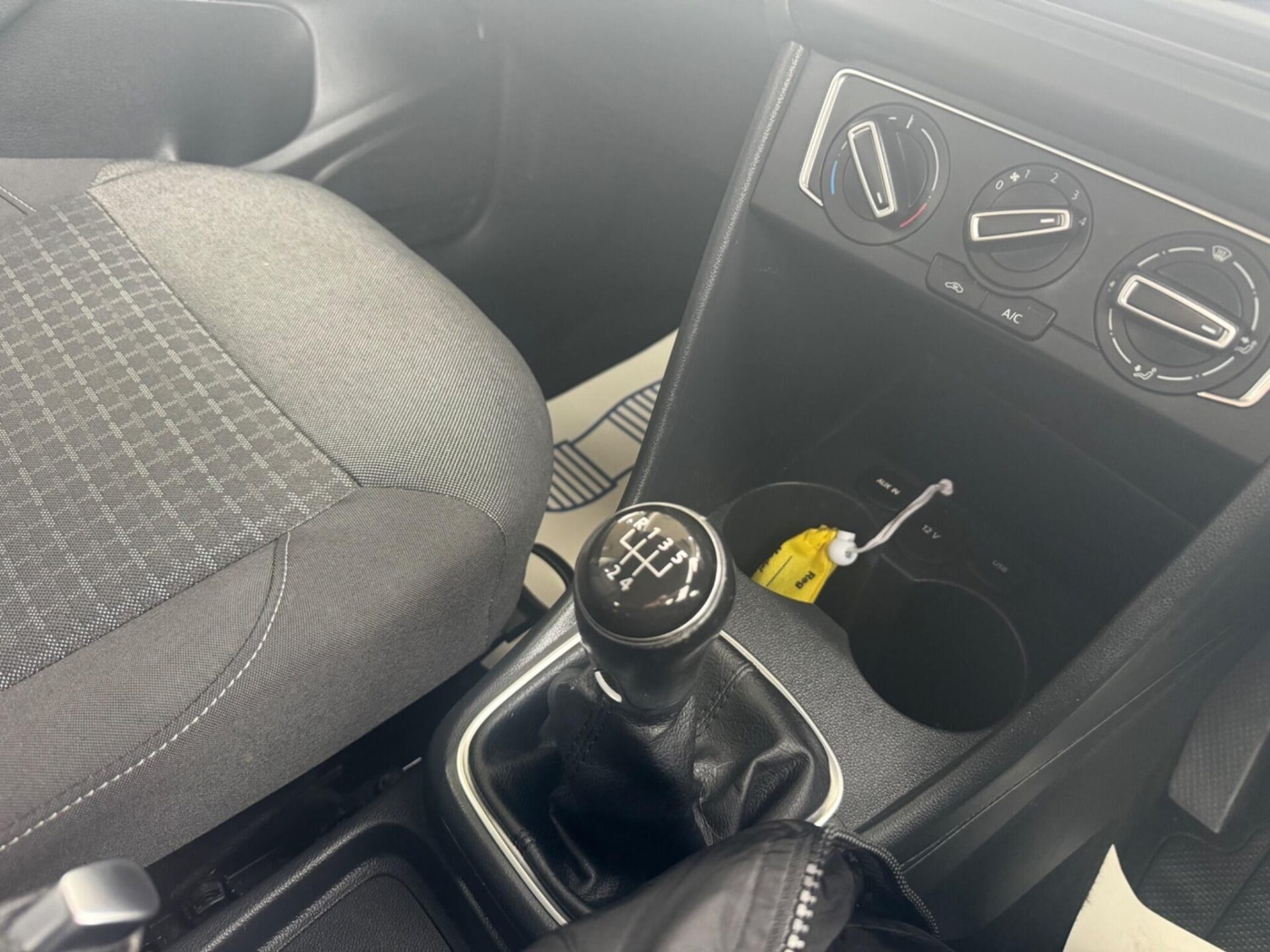 Used Volkswagen Polo 2015 for sale - 78077993: Photo 24