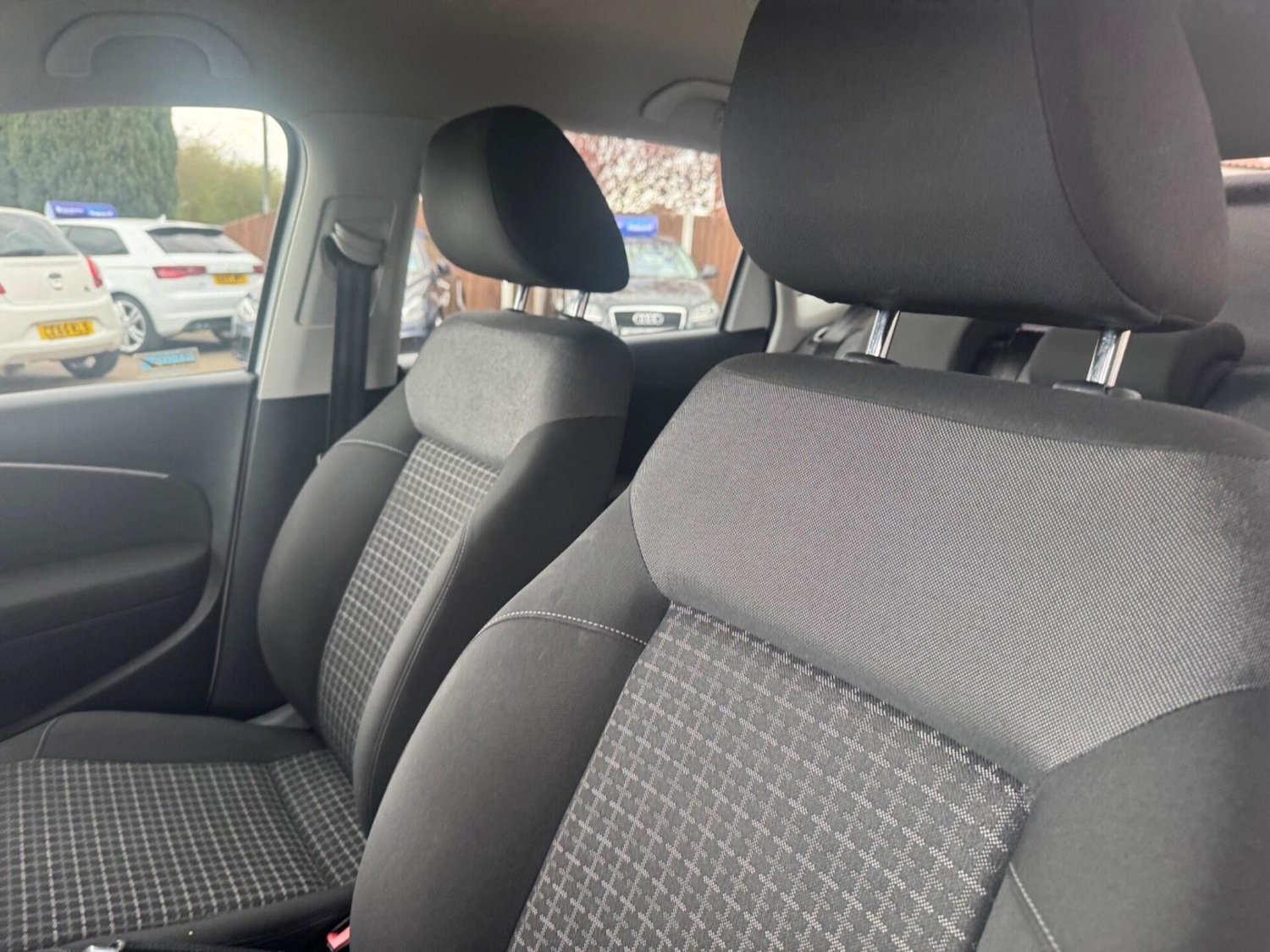 Used Volkswagen Polo 2015 for sale - 78077993: Photo 30