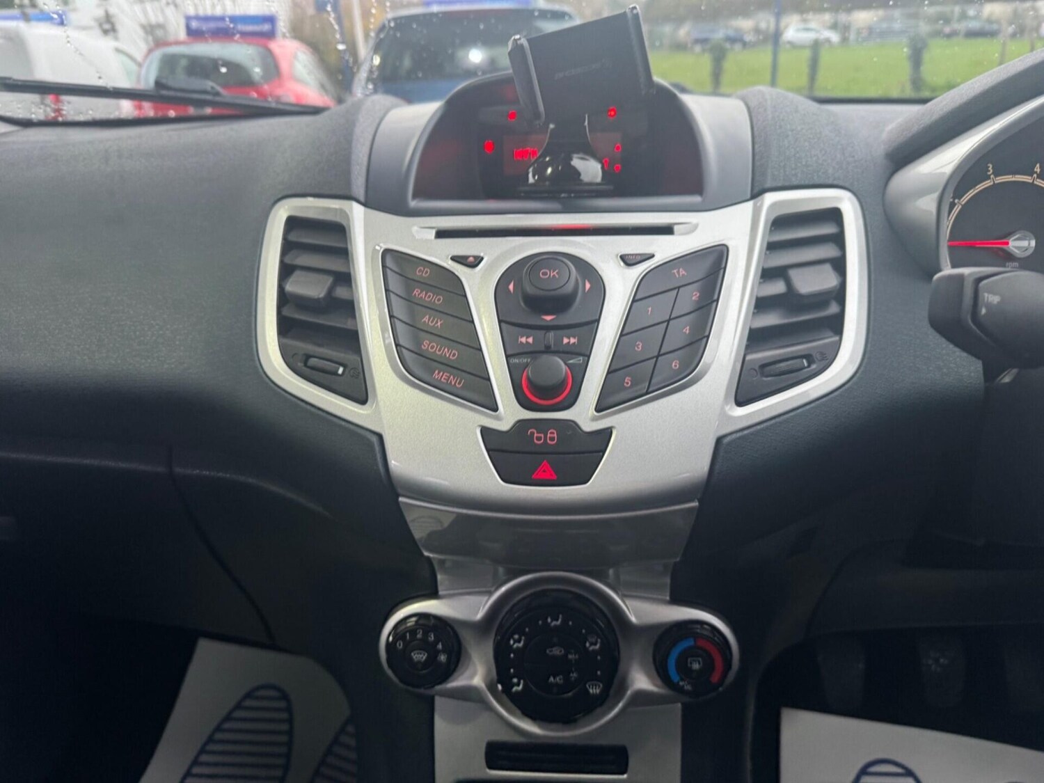 Used Ford Fiesta 2012 for sale - 77932738: Photo 22