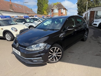 Used Volkswagen Golf 2017 for sale - 78355761: Photo