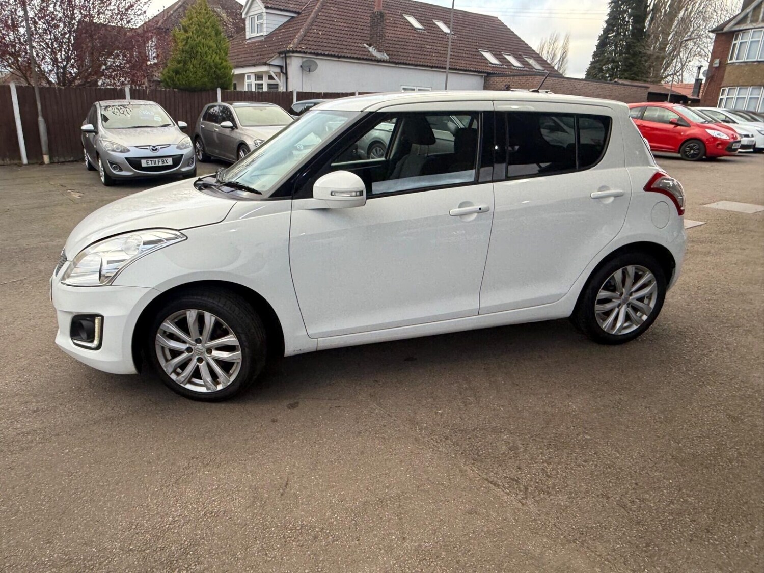 Used Suzuki Swift 2015 for sale - 78001622: Photo 4