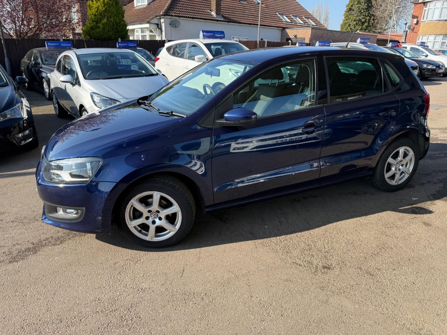 Used Volkswagen Polo 2011 for sale - 77952120: Photo 2